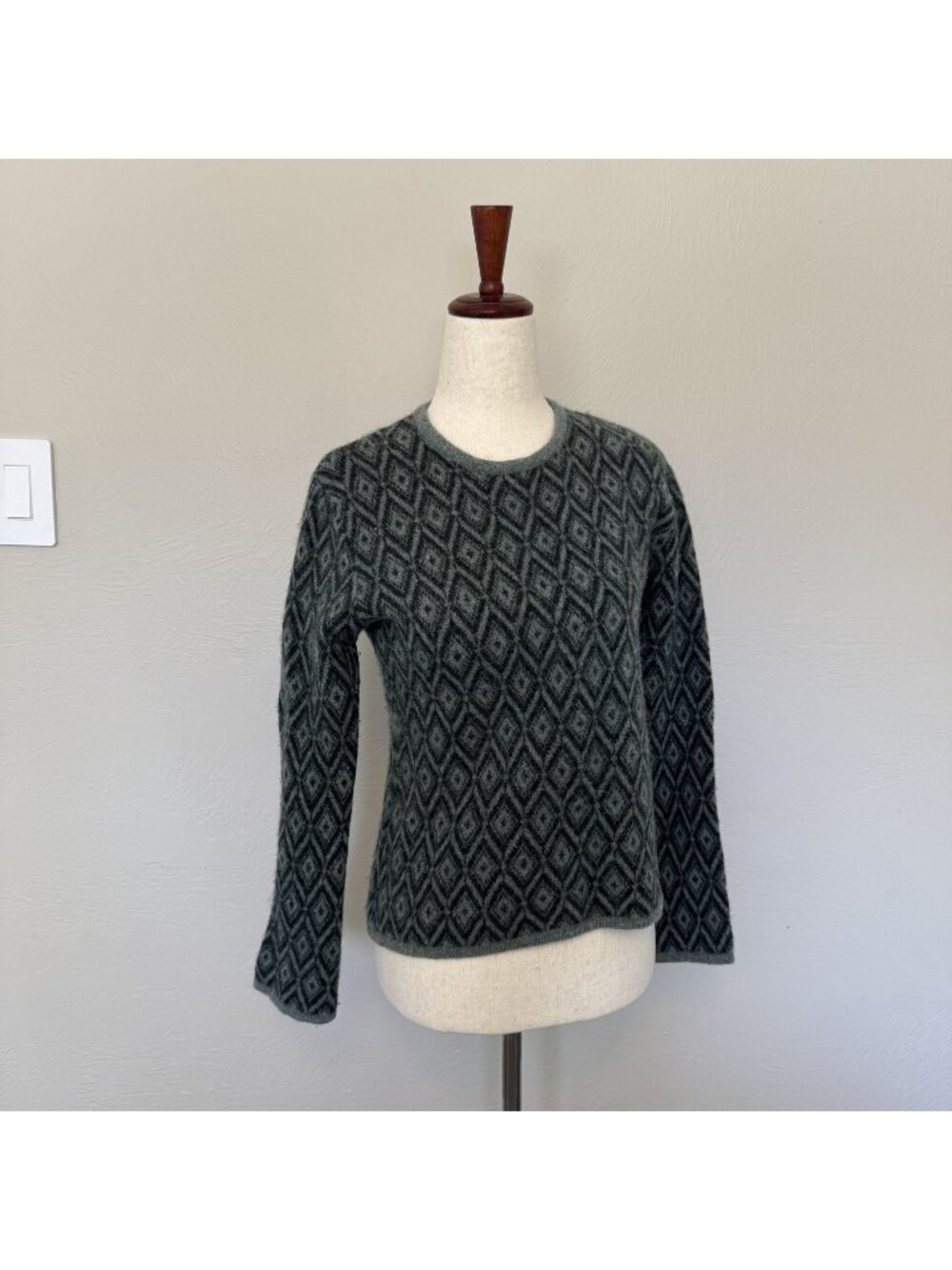 Jones New York Merino Wool Blend Argyle Diamond Geometric Crewneck Sweater